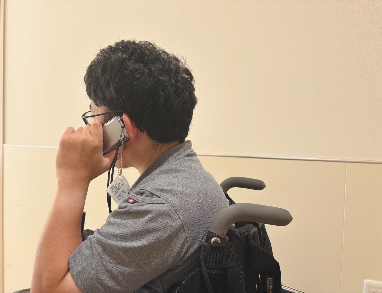 車いすセンター豊田（ユートピア若宮内）に電話連絡。<br />（在庫がない場合もありますので、一度ご連絡ください。）